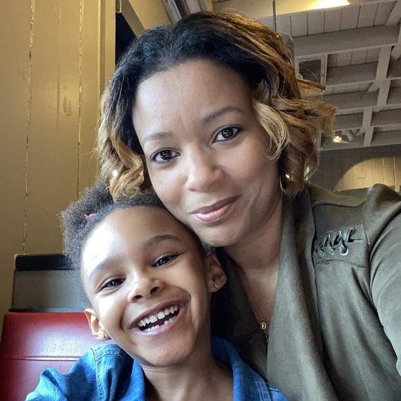 Meet your Posher, Linda - Picture 1 of 1